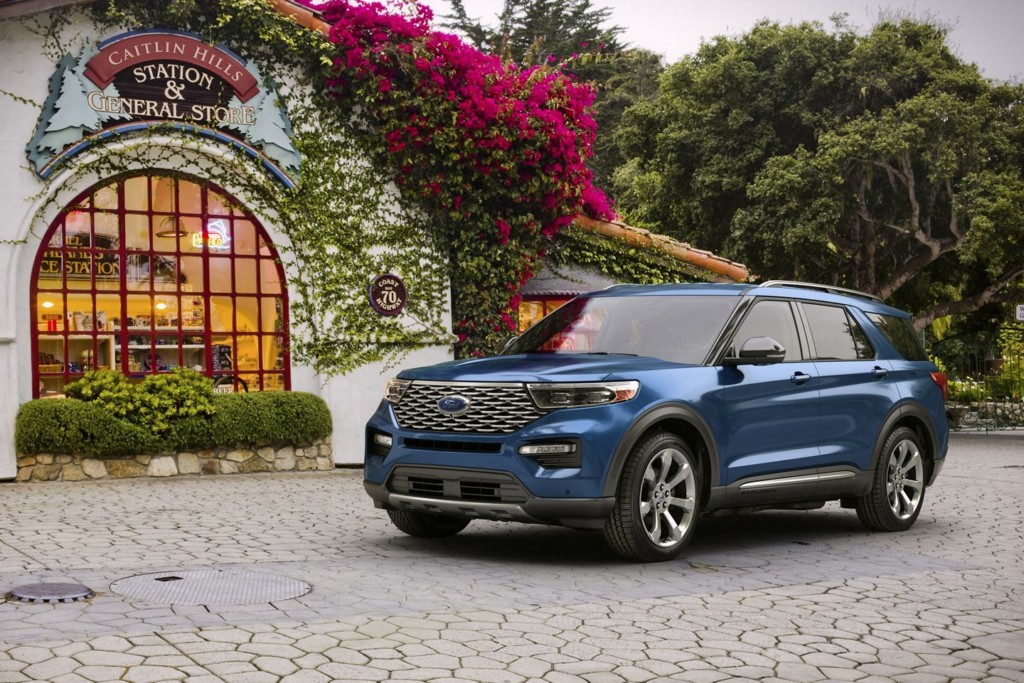 フォード エクスプローラー 年モデルについて V6 3 0l ツインターボ搭載 全長5mで3列シートのフルサイズsuv