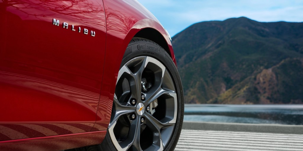 シボレ マリブ 19年モデルについて 0 100加速は6秒台 ダウンサイジングターボとハイブリッドの先進的なミドルサイズセダン